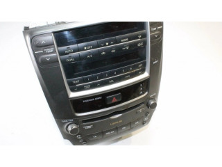 Радио/ проигрыватель CD/DVD / навигация