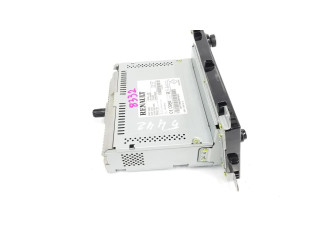 Радио/ проигрыватель CD/DVD / навигация