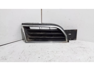 Передняя решётка Mitsubishi Carisma 2000-2004 года MR361222, 523686