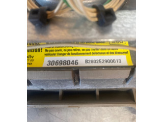 Подушка безопасности водителя 30698046, B2802E2900013   Volvo V70