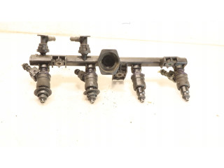 Топливная рампа    Renault Clio II  