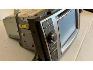 Радио/ проигрыватель CD/DVD / навигация