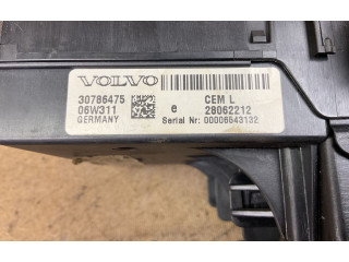 Блок предохранителей 30786475, 28062212   Volvo V70    