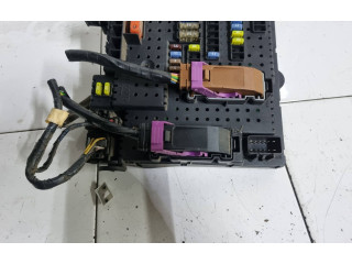 Блок предохранителей 8676391   Volvo V70    