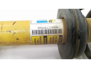 Передний амортизатор