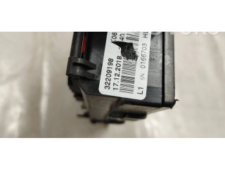 Блок предохранителей  32209198   Volvo XC90    