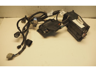 Блок предохранителей 2092741, GV4T-3C221-EDA Ford Kuga II