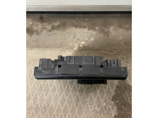 Блок предохранителей 30728512, 30728512   Volvo V70    