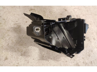 Блок предохранителей 31398000 Volvo S60