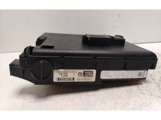 Блок предохранителей 30728512, 28017881   Volvo V70    