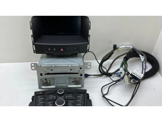 Радио/ проигрыватель CD/DVD / навигация