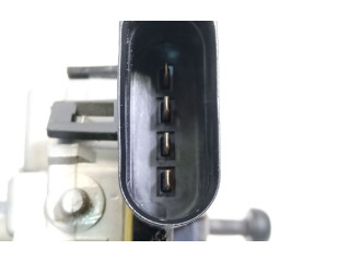 Рулевая рейка Двигатель стеклоочистителей 3397021910, 0390241589 Peugeot 2008 I 2013 - 2019 года