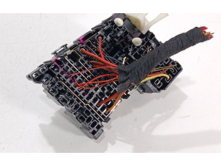 Блок предохранителей     Volkswagen Golf VII    