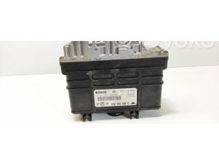 Блок управления двигателя 0261203304 Volkswagen Golf III