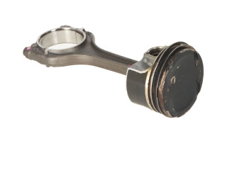 Шатун  04E198401AB    Volkswagen PASSAT B8  