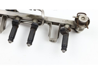 Vstřikovací lišta 06B133317L, 06B133551Q Volkswagen PASSAT B5.5