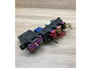 Pojistková skříňka 8L0941822A, 4B0955531A Volkswagen PASSAT B5.5 2001