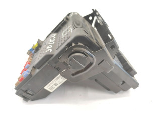 Блок предохранителей 30728356, 12216069   Volvo V70    