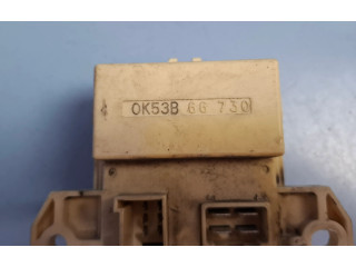 Pojistková skříňka KIA Carnival 2003