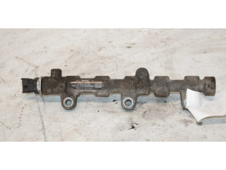 Топливная рампа 8200954113A, 0445214196   Renault Trafic II (X83) 2.0  для двигателя M9RE780