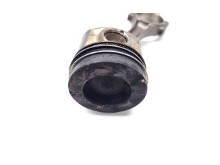 Поршень с шатуном CLHA CLHA Skoda Octavia Mk3 (5E)