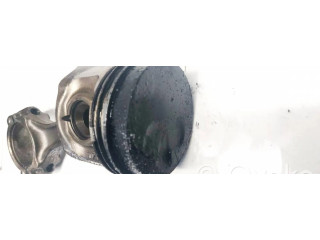 Píst 2011F   Chrysler Voyager  pro naftový motor 2.5  