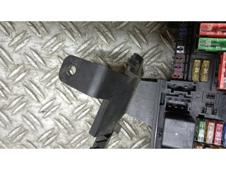 Блок предохранителей    Mercedes-Benz R W251    