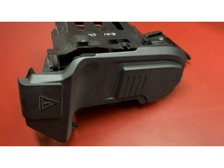 Другая деталь отсека двигателя