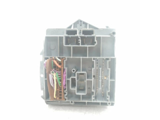 Блок предохранителей 51742420 Alfa Romeo GT