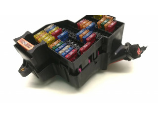 Pojistková skříňka 7L0941828B, 7L0941824B Volkswagen Touareg 2005