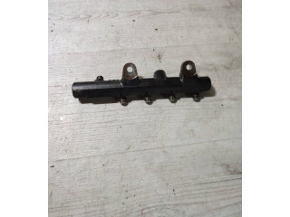 Vstřikovací lišta 175210651R Mercedes-Benz GLA W156