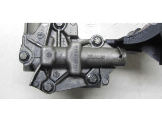 Масляный насос   8200345757  Renault Trafic II (X83) 