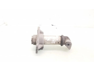 Передний держатель бампера