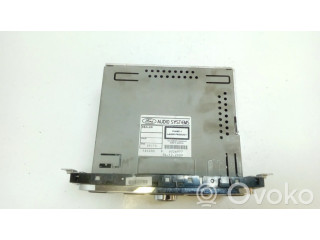 Радио/ проигрыватель CD/DVD / навигация