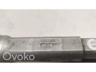 Крестовидная связь оси рулевого колеса