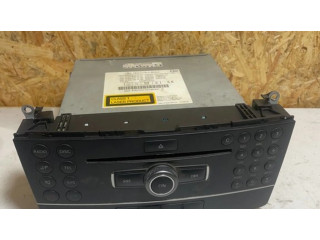 Радио/ проигрыватель CD/DVD / навигация