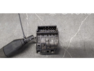 Ручка стеклоочистителей Renault Clio I