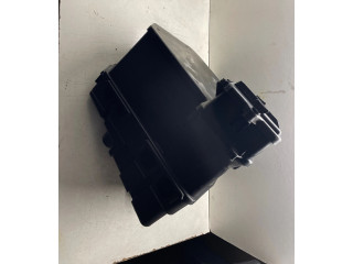 Pojistková skříňka Volkswagen Transporter - Caravelle T5 2005