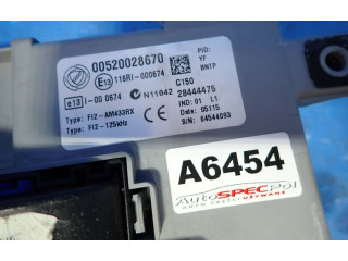 Блок предохранителей 00520028670, 28444475 Opel Combo D