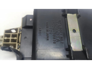 Блок предохранителей 8922630030   Lexus GS 300 400 430    