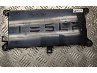 Дисплей 104390000E, P182500003310 Tesla Model X