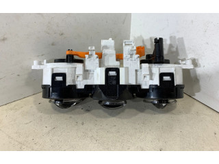 Блок управления климат-контролем E1063071   Peugeot 2008 I