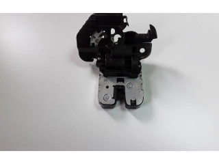 Замок багажника 8R0827505A    Skoda Fabia Mk3 (NJ) 2015 - 2021 года