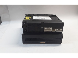 Радио/ проигрыватель CD/DVD / навигация