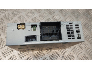 Радио/ проигрыватель CD/DVD / навигация