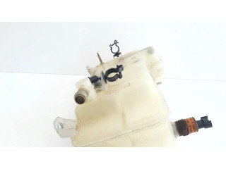 Расширительный бачок охлаждающей жидкости    