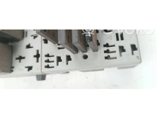 Блок предохранителей 9441587, 0861776 Volvo S60