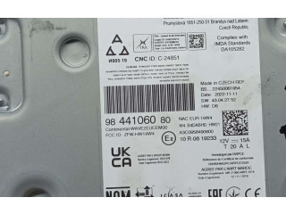 Радио/ проигрыватель CD/DVD / навигация