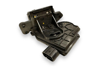 Zámek zadních dveří 6935028150 Toyota Prius+ (ZVW40) 2016