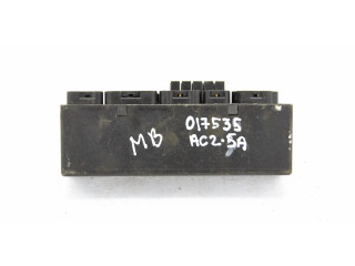 Pojistková skříňka a2105400372 Mercedes-Benz E W210 2001